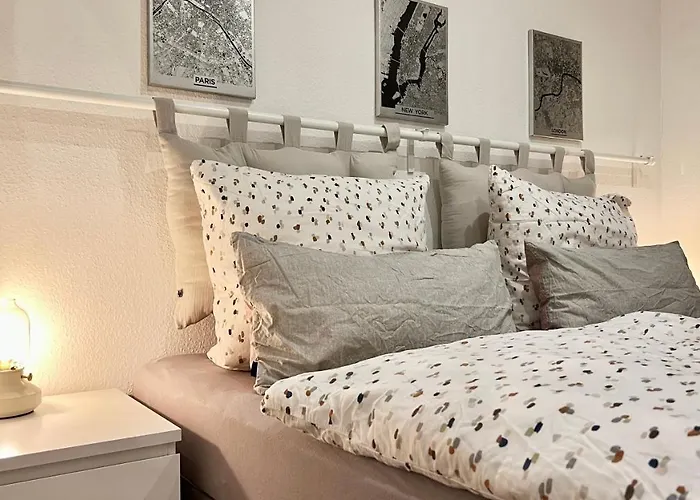 Modernes Doppelzimmer Mit Bad & Ac In Kehl Goldscheuer - 1A Guesthouse