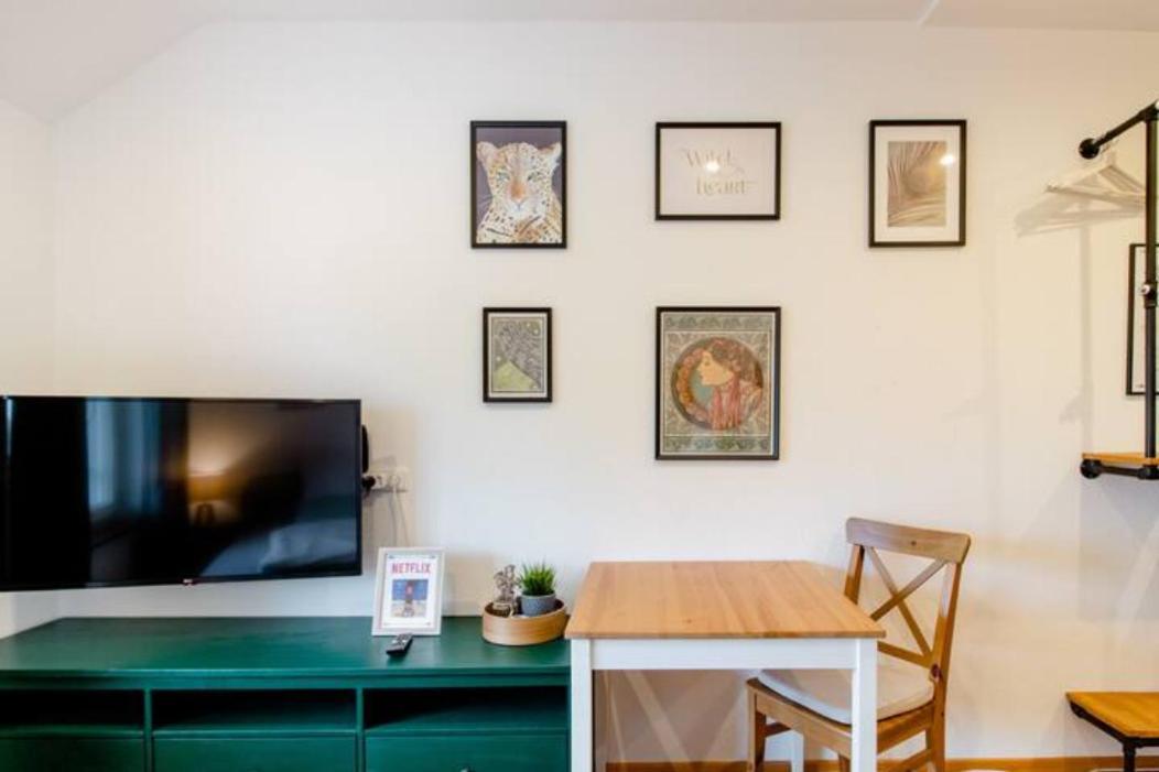 Apartment Modernes Doppelzimmer Mit Bad & Ac In Goldscheuer - 1a Kehl