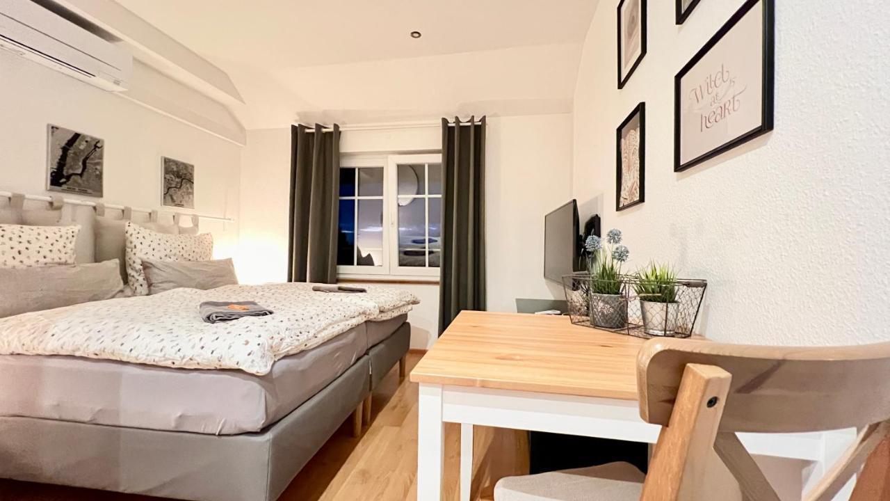 Modernes Doppelzimmer Mit Bad & Ac In Goldscheuer - 1a Kehl