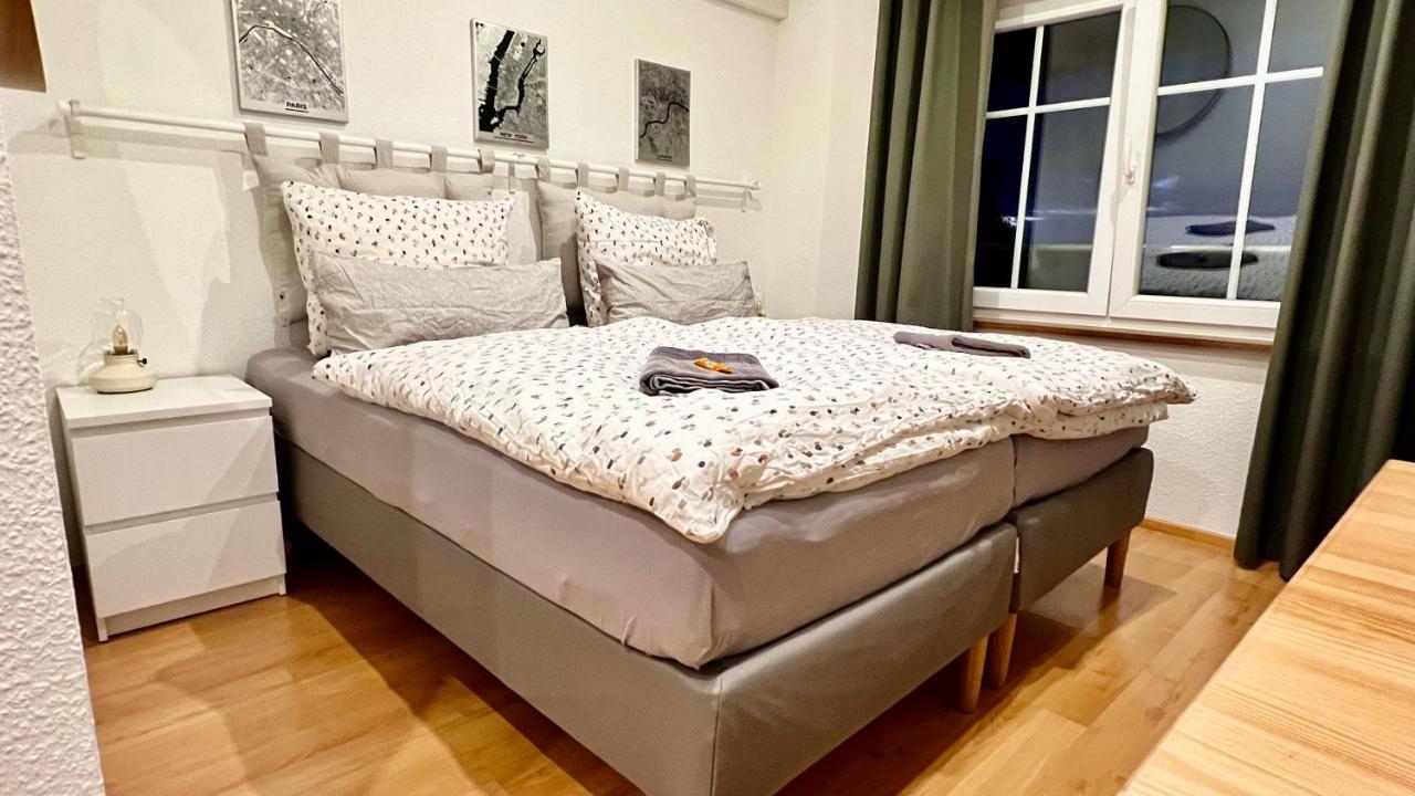 Modernes Doppelzimmer Mit Bad & Ac In Goldscheuer - 1a Kehl