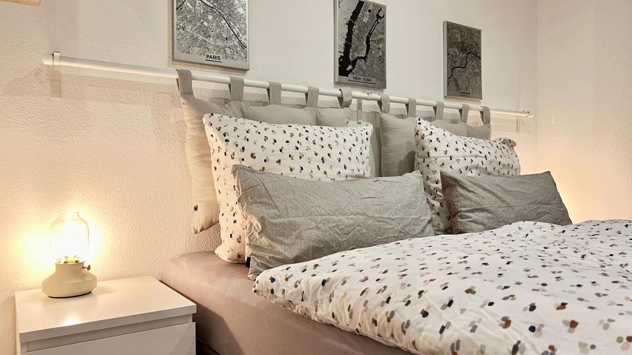 Modernes Doppelzimmer Mit Bad & Ac In Goldscheuer - 1a